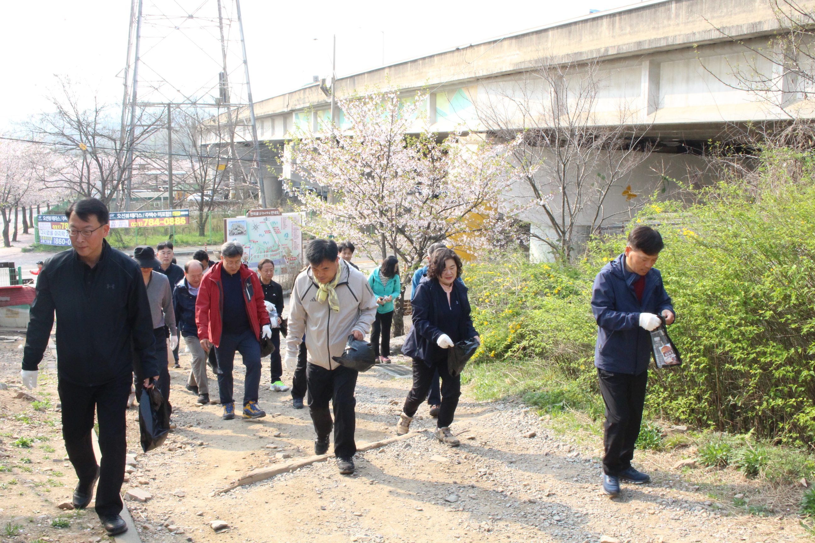 소래산 줍깅(4.11.) (27).JPG
