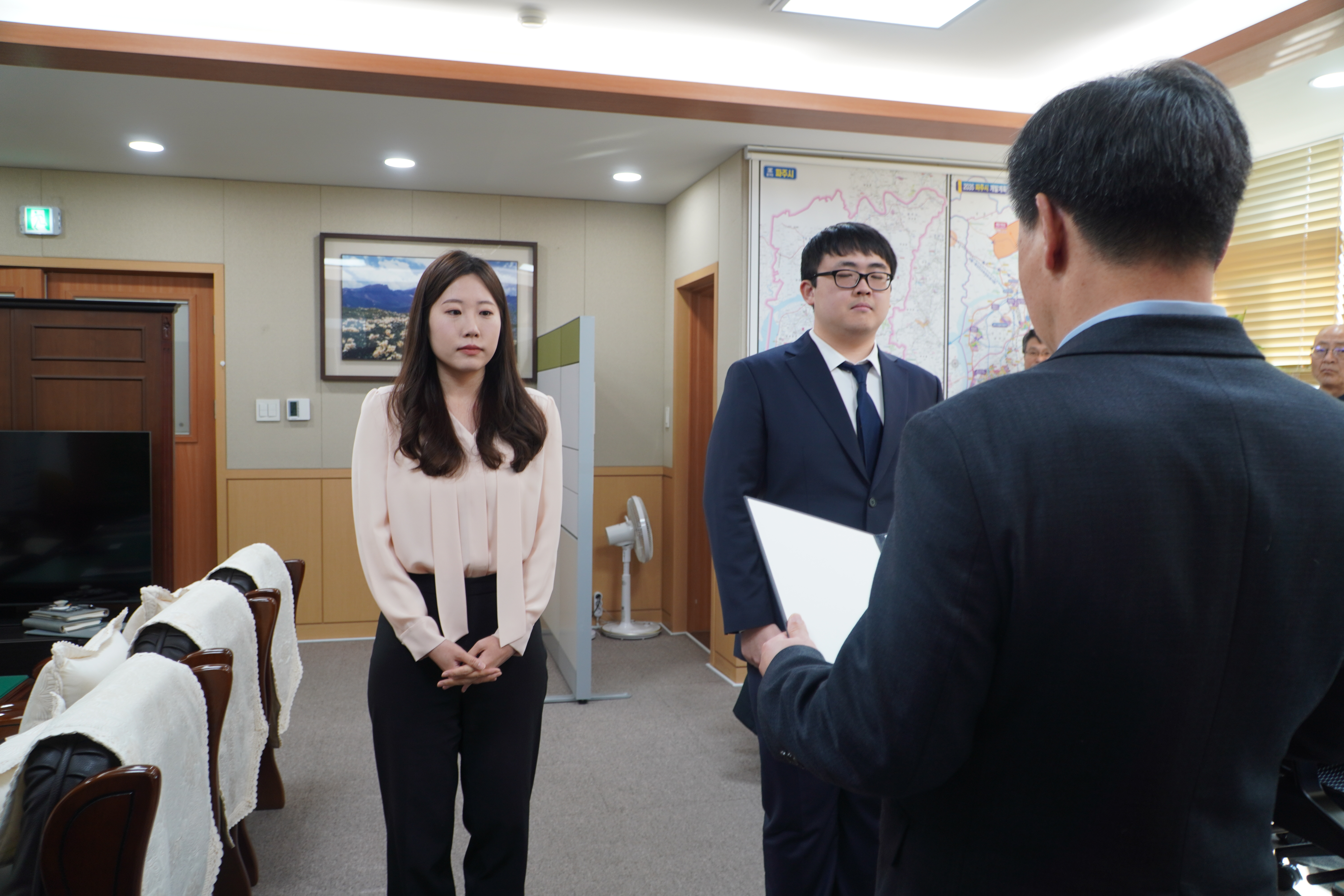2025년 2월 신규직원 임용발령장 수여식