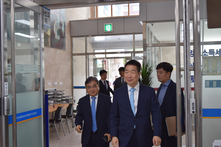 이동운 부산지방국세청장, 부가가치세 신고센터 현장방문