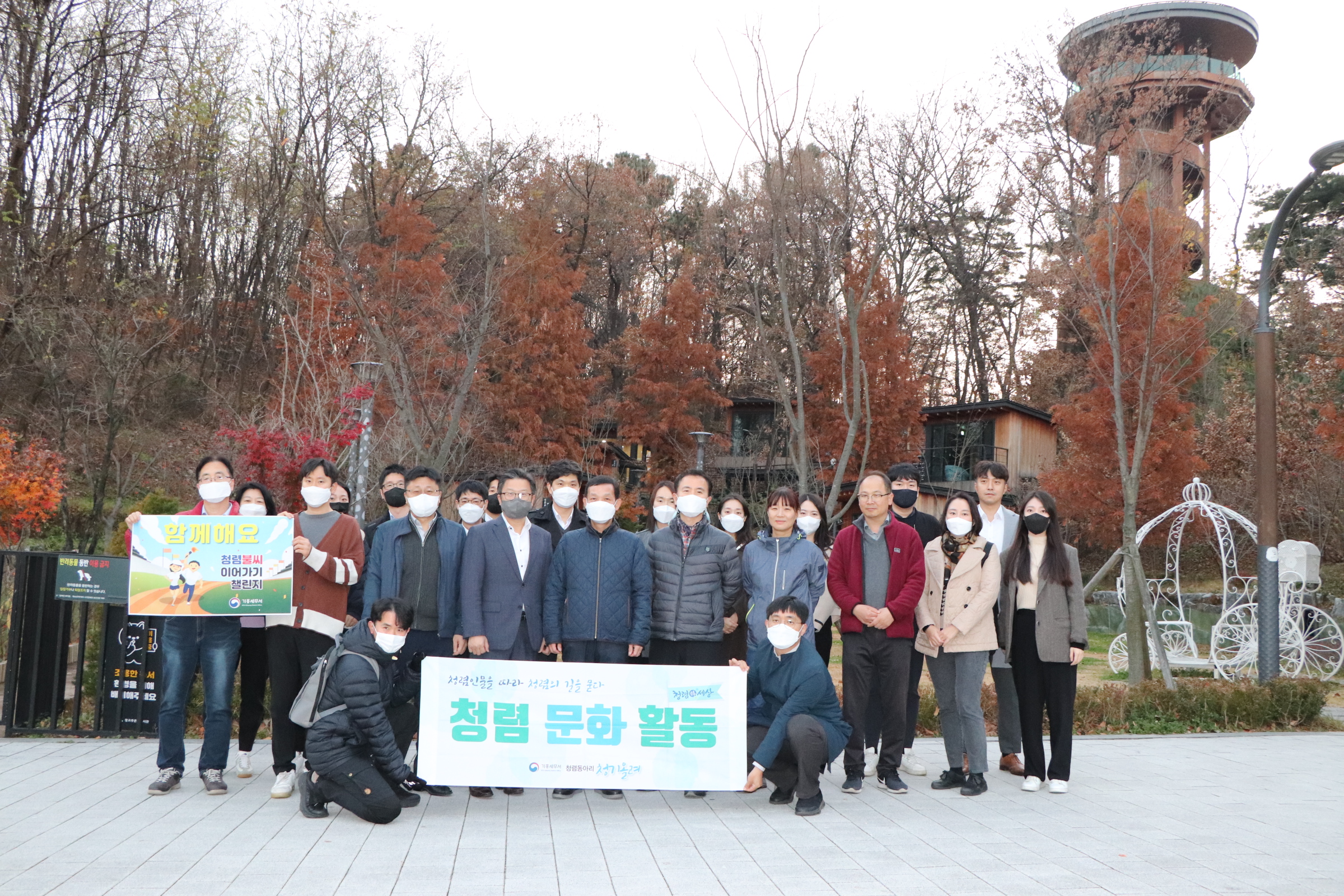 도서관앞 단체사진.JPG