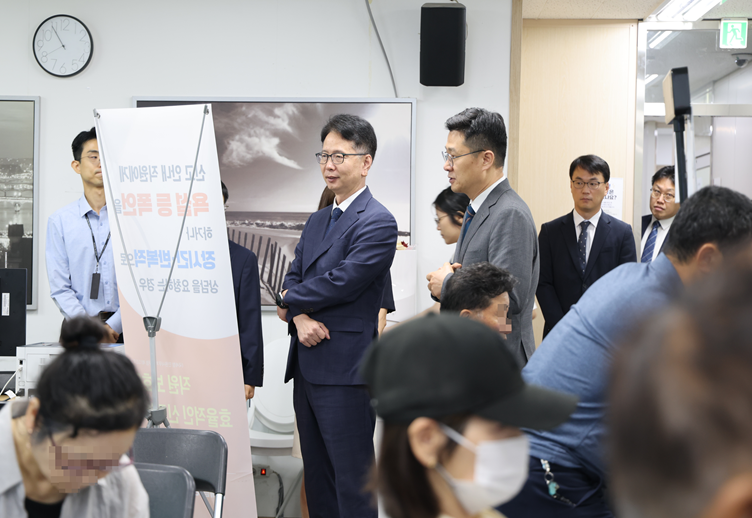 인천지방국세청장, 7월 부가가치세 신고기간을 맞아 신고센터 현장 방문