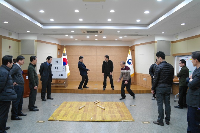 모가 안 나와서 아쉬워하며...